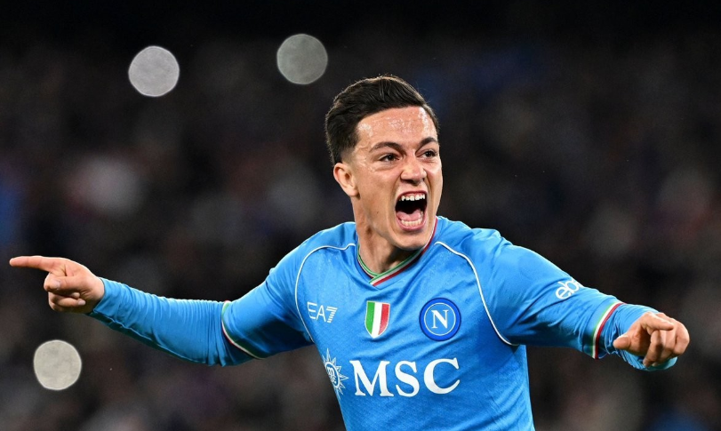 余依婷也充 余依婷也充