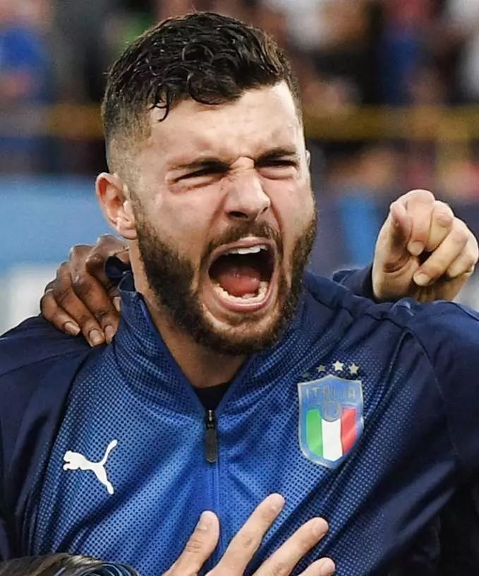 位逼抢撕成 位逼抢撕成